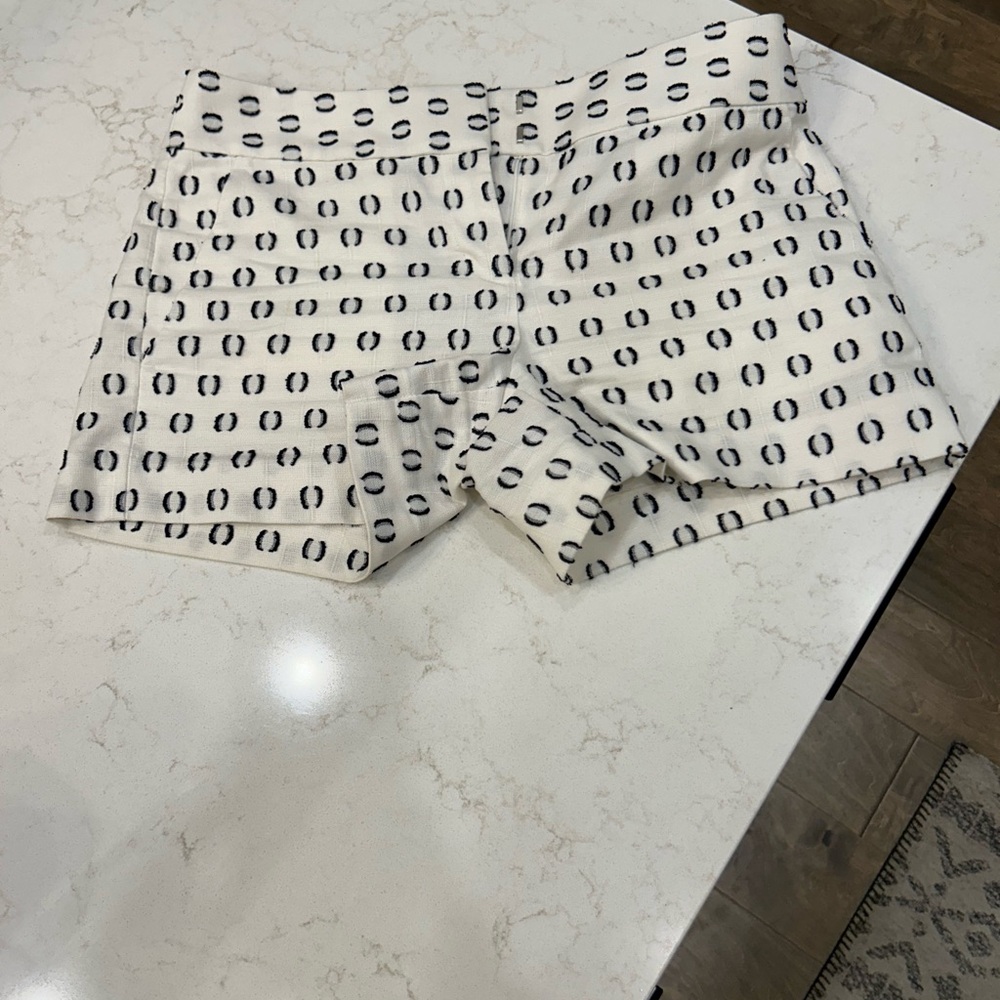 Loft Women’s White Patterned Stretch Knit Shorts